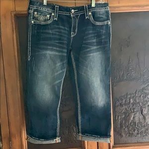 Women’s Rock Revival blue jean easy capri size 31.